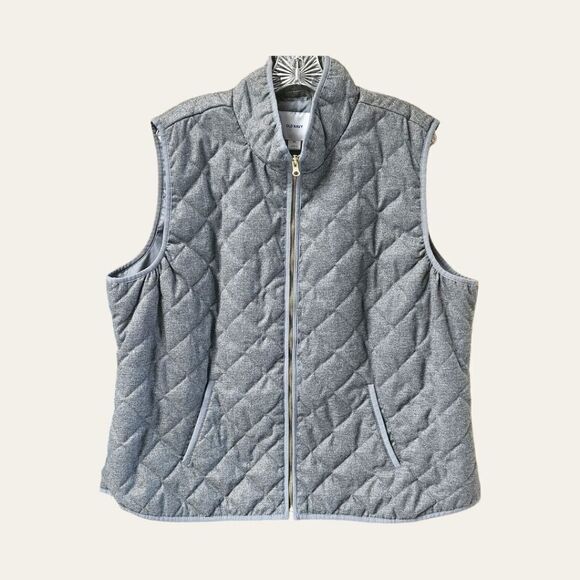 Old Navy Jackets & Blazers - OLD Navy Women's PlusSize Gray Quilted Zip- Up Vest.